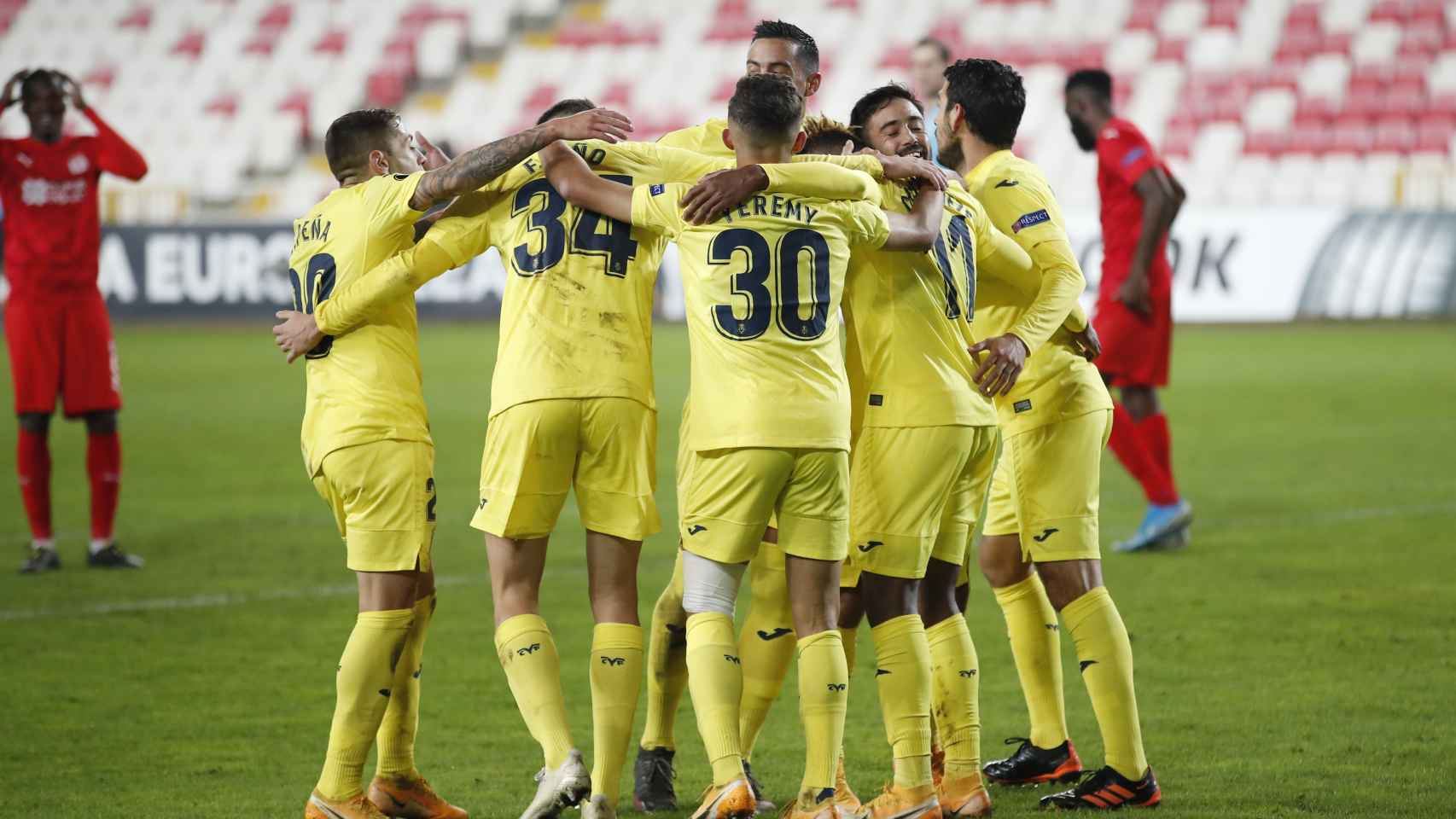 El Villarreal celebra su gol en Europa League