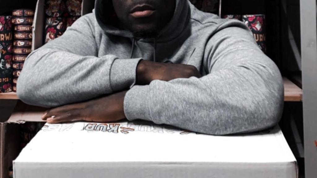 Royston Drenthe posa para una foto