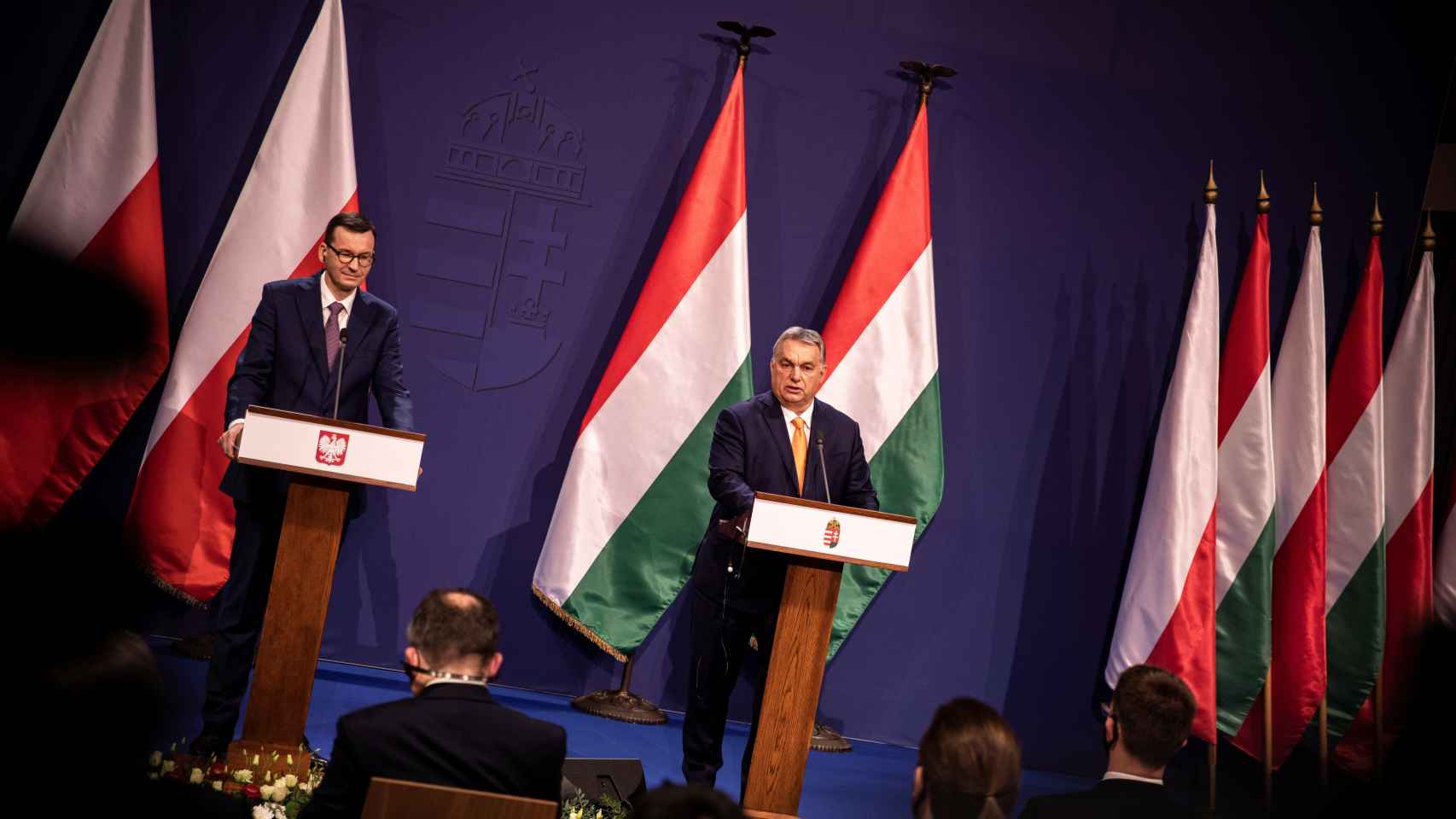 Mateusz Morawiecki y Viktor Orbán, durante su reunión en noviembre en Budapest