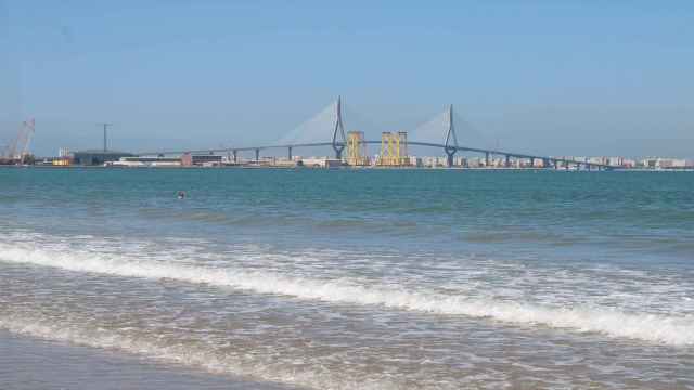 Puente de Cádiz visto desde El Puerto de Santa María.