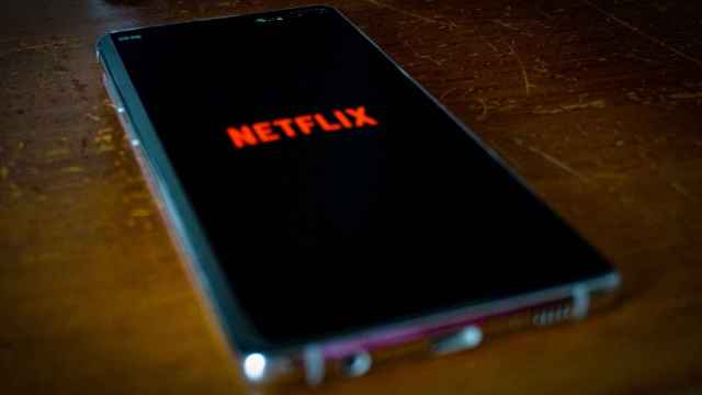 Un terminal móvil con la aplicación de Netflix.