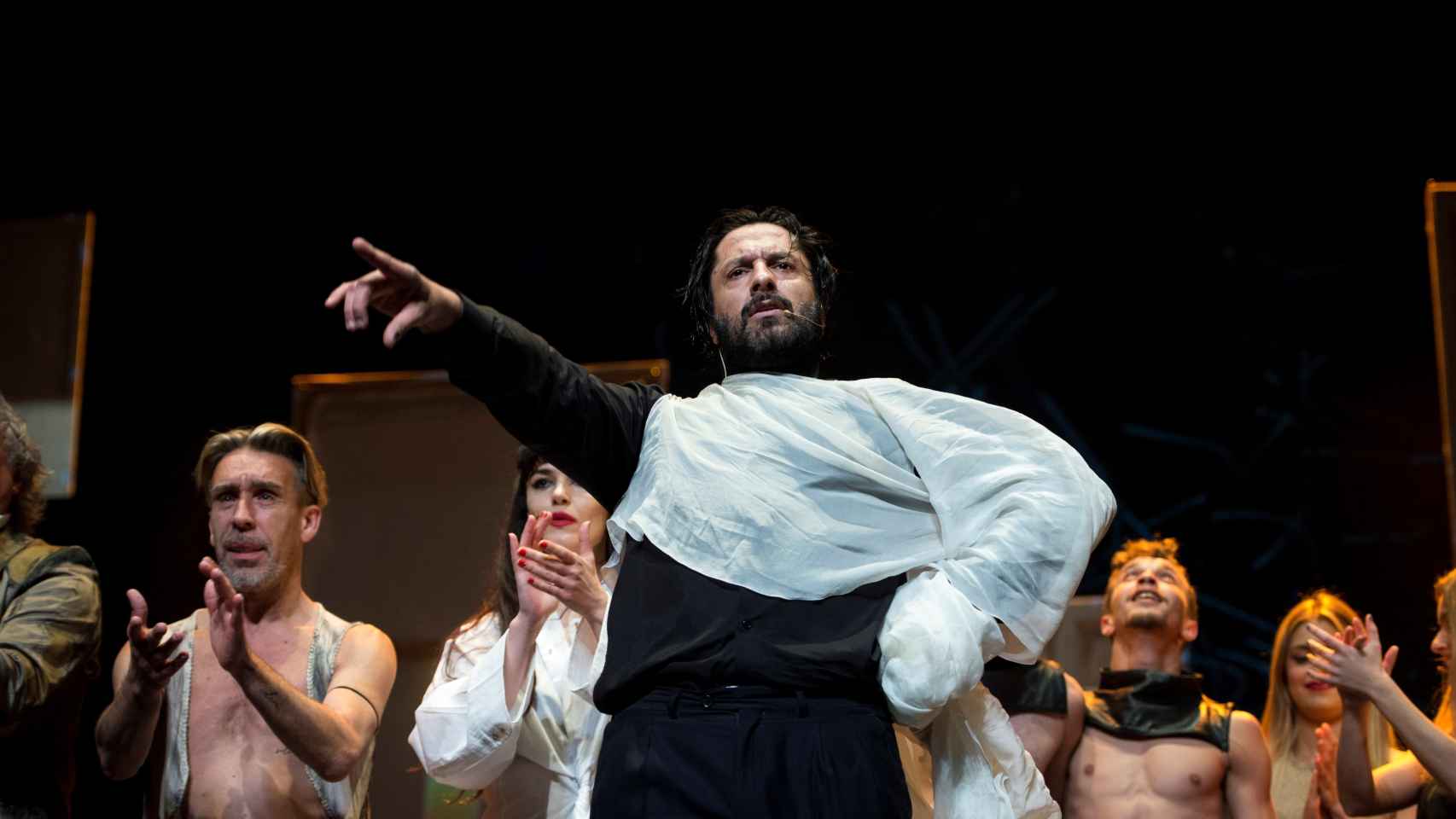 Rafael Amargo actúa durante la presentación de 'Yerma'.