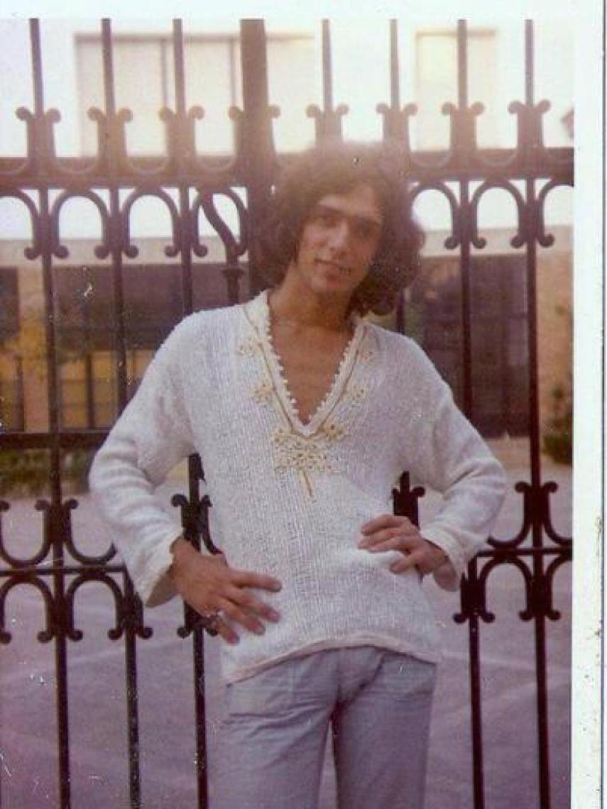 Javier García-Pelayo, en sus años de galán hippie.
