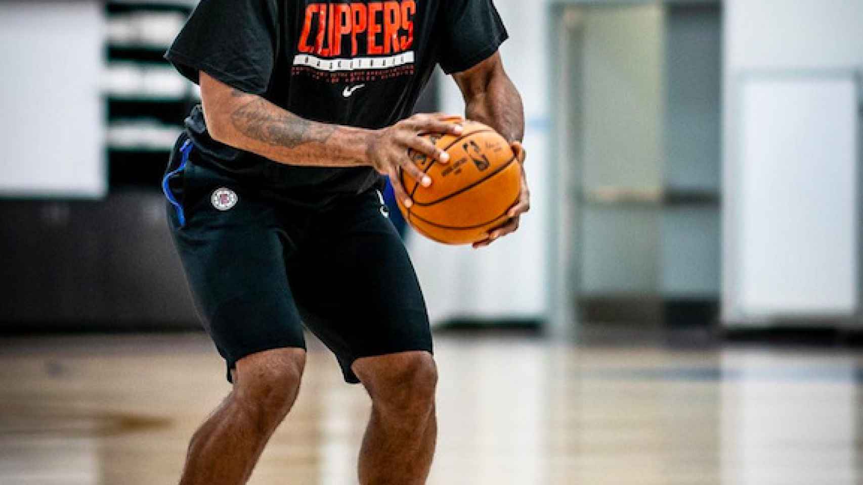 Kawhi Leonard en un entreno con los Clippers