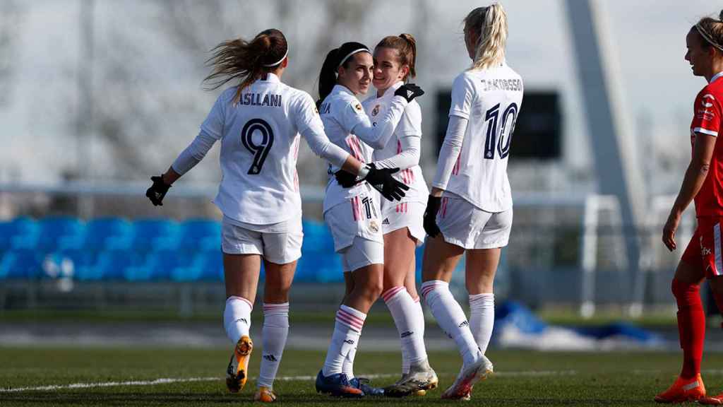 El Real Madrid Femenino celebra un gol contra el Sevilla Femenino
