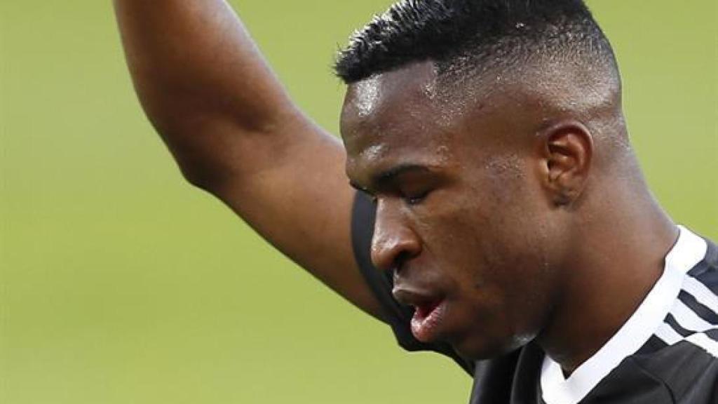 Vinicius Júnior, con el puño arriba, tras el gol del Real Madrid en el Sánchez Pizjuán
