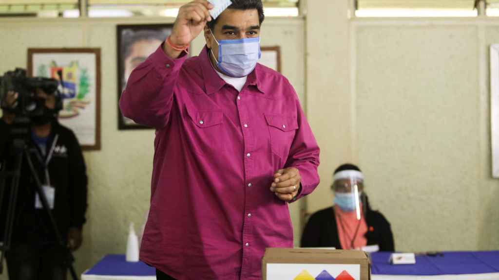 Nicolás Maduro votando el domingo 06 de diciembre.