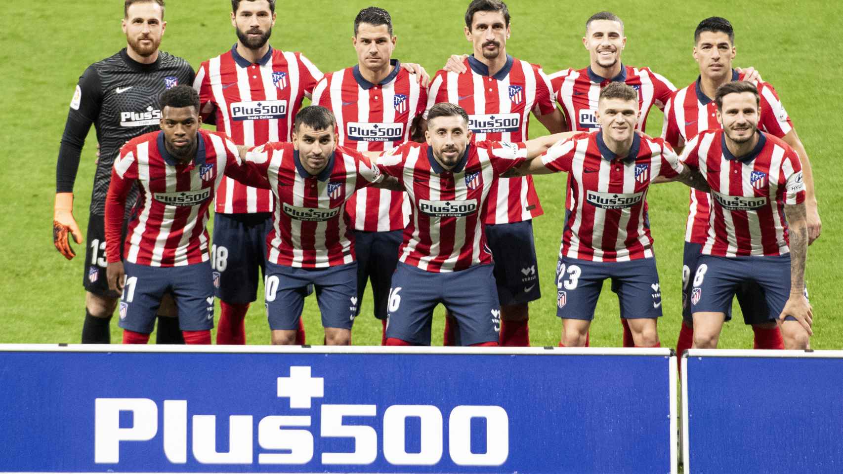 Los jugadores del Atlético de Madrid, posando antes del partido frente al Real Valladolid