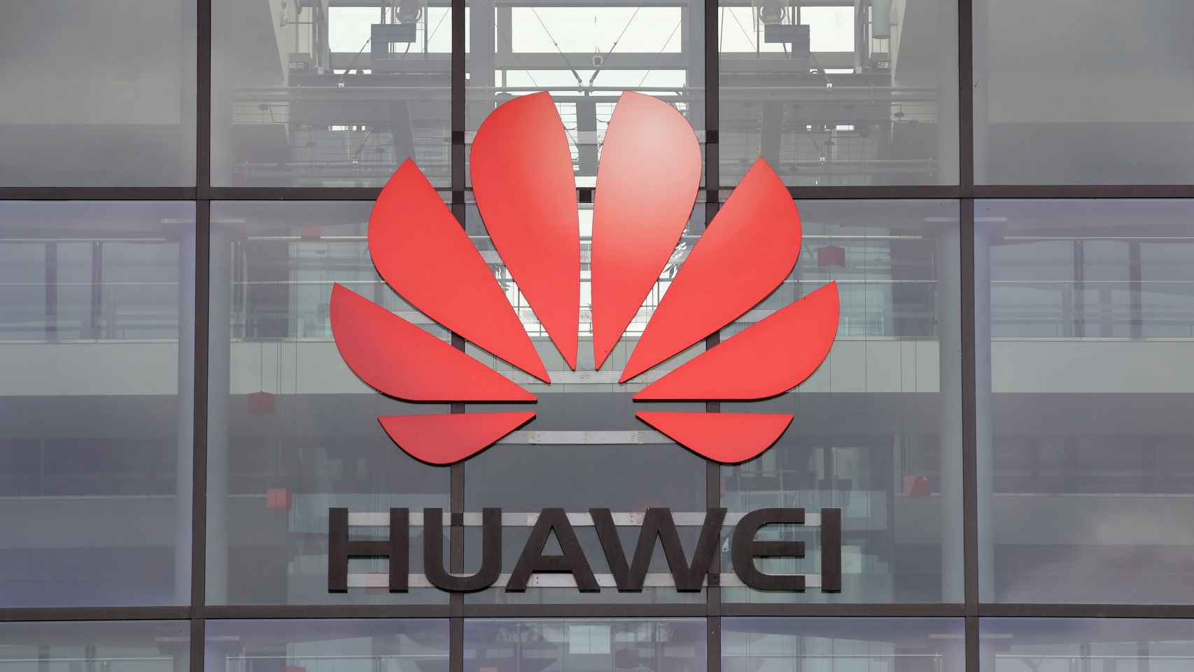 El logotipo de Huawei en una de sus sedes.