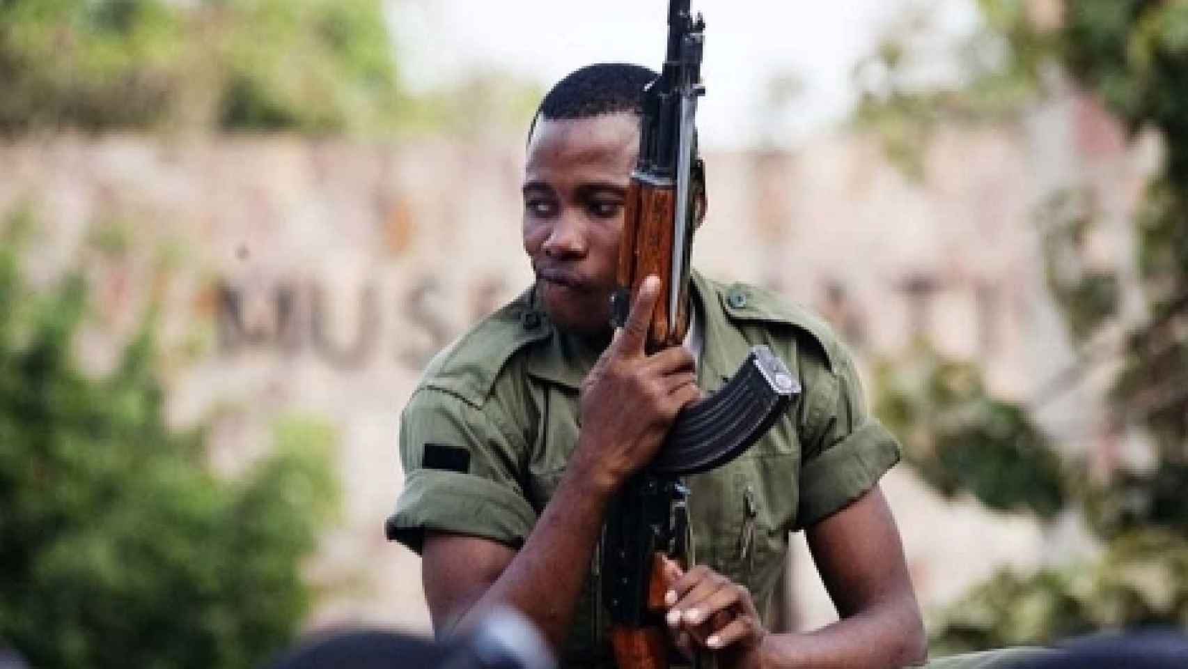 Un miliciano en el Sahel.