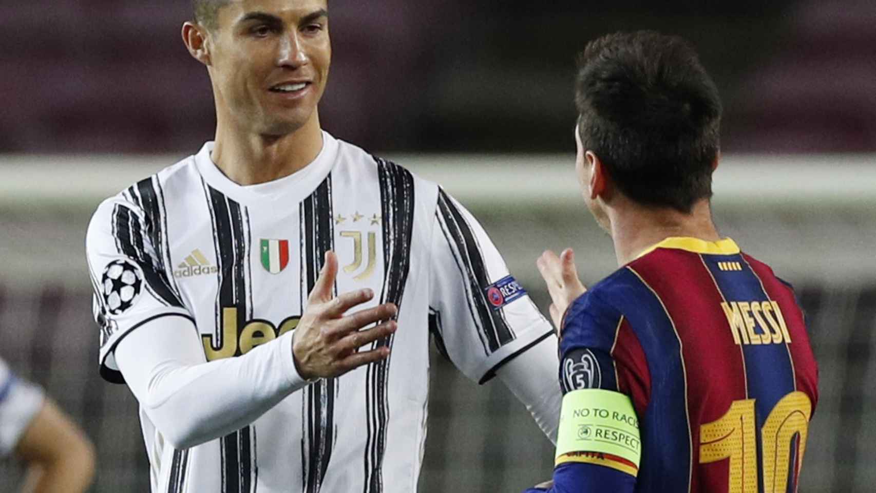 Saludo entre Cristiano Ronaldo y Leo Messi