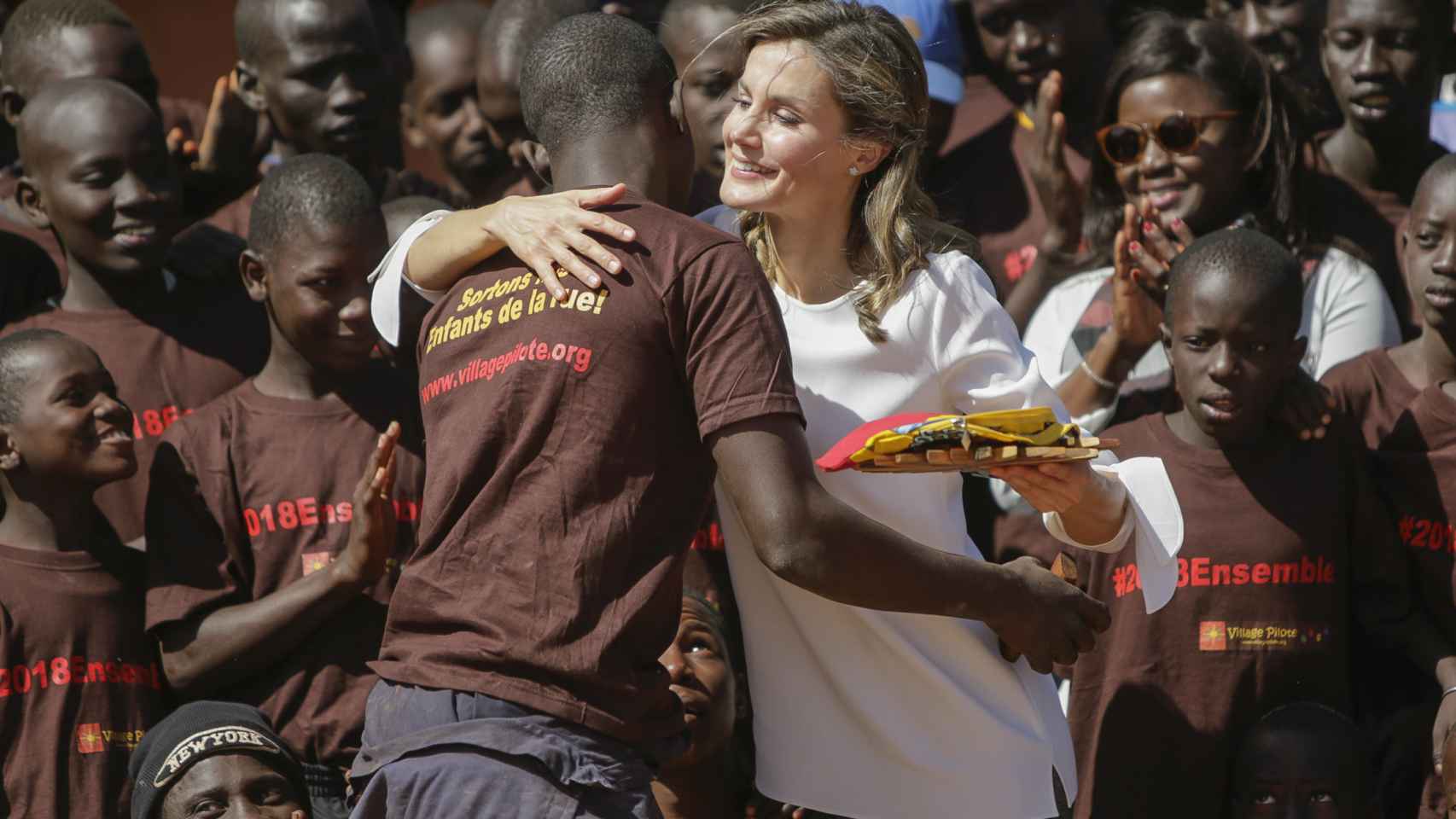 La reina durante un viaje de cooperación a Senegal en 2017.