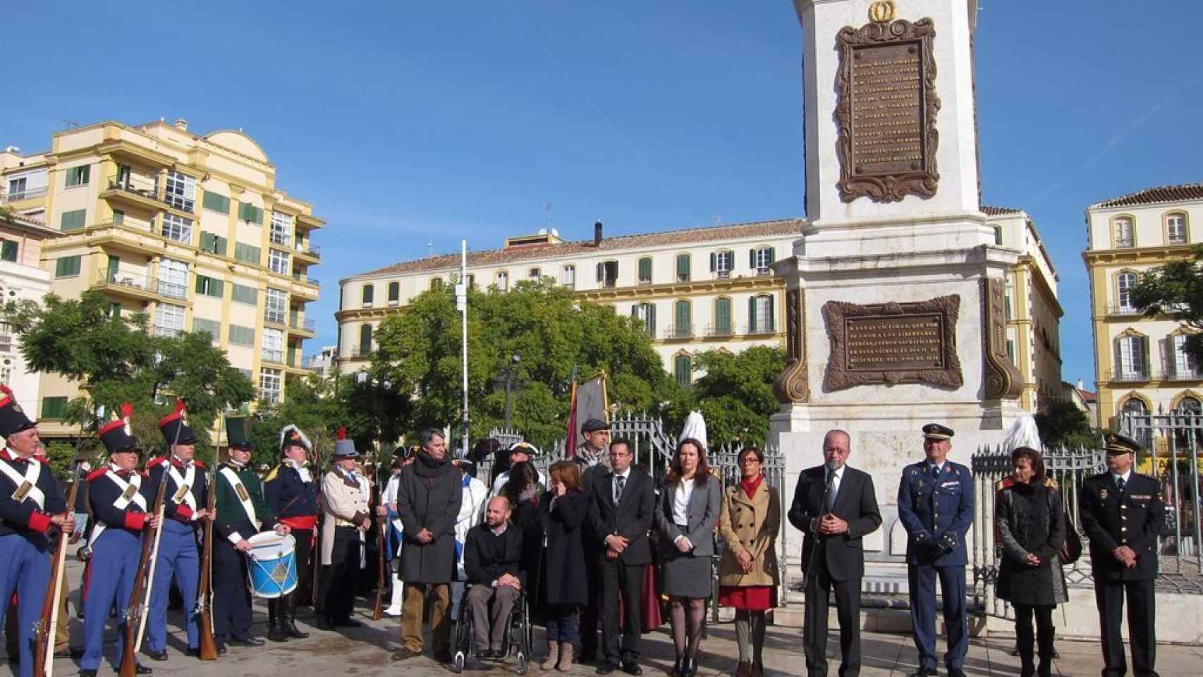 Acto institucional frente al obelisco en recuerdo al General Torrijos