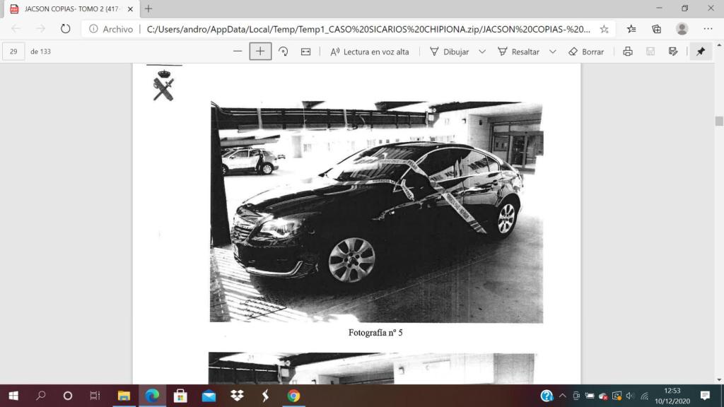 Opel Insignia en el que emprendieron la huida los presuntos sicarios.