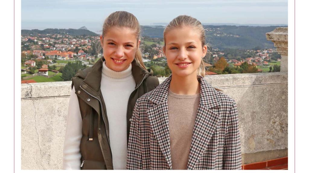 La princesa Leonor y la infanta Sofía protagonizan el christmas navideño de la Familia Real.