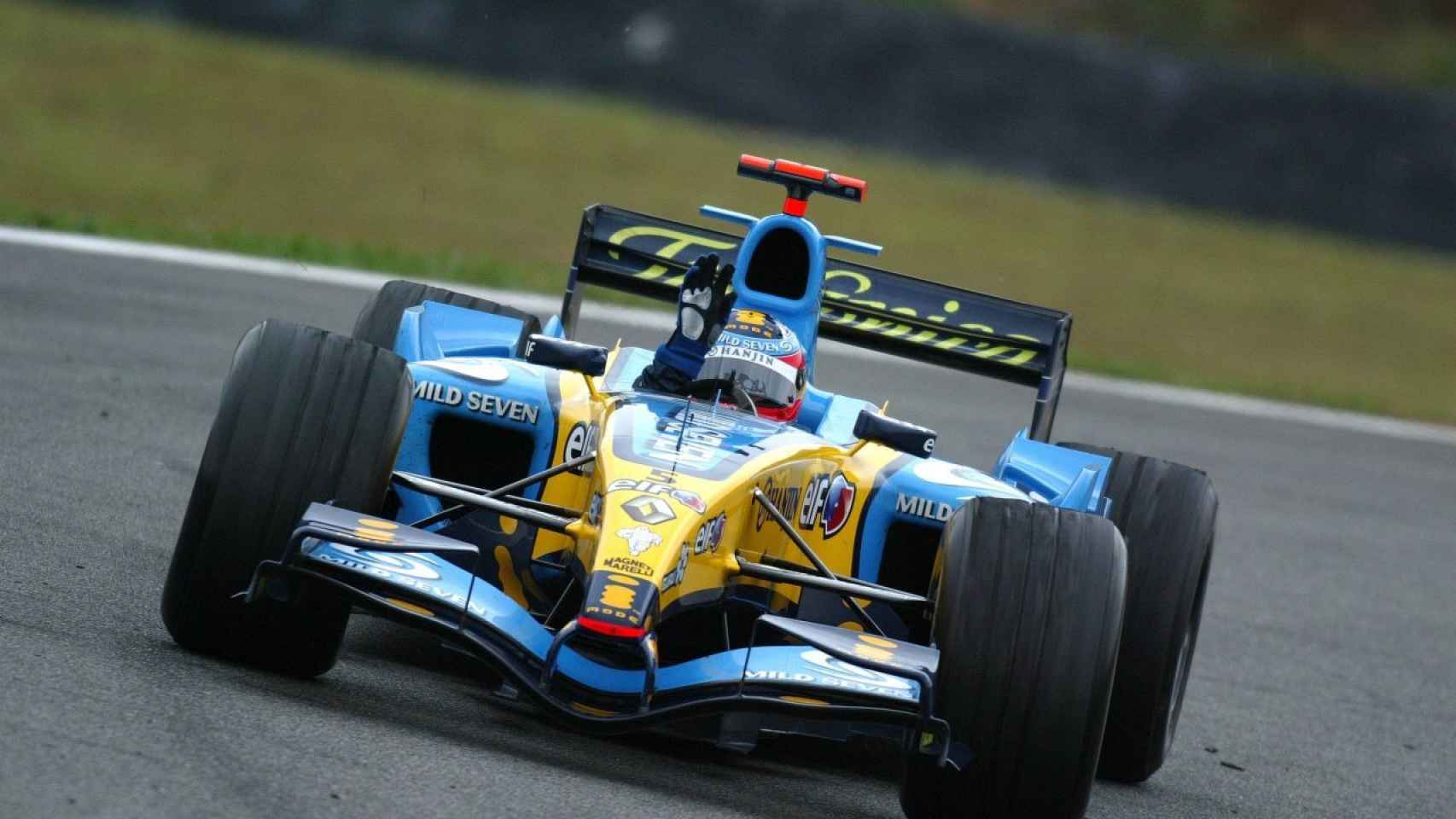 Fernando Alonso se reencuentra con el Renault R25