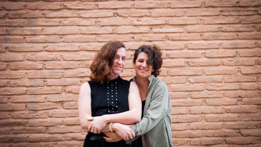 Esther y Juani, la pareja en la que el embarazado es 'él': el cambio trans  en Granada