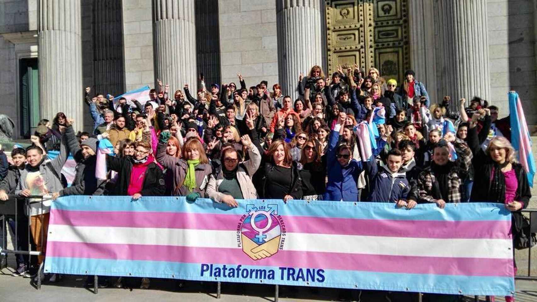 La Plataforma Trans frente al Congreso de los Diputados en una imagen de archivo.