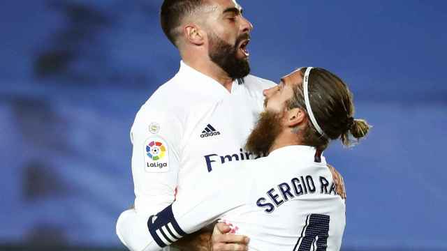 Sergio Ramos felicita a Carvajal por su gol ante el Atlético de Madrid