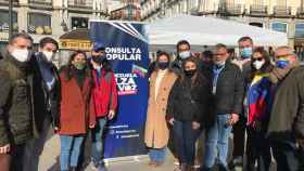 Diputados del PP de Madrid en la concentración en la Puerta del Sol contra las elecciones de Venezuela del 6 de diciembre.
