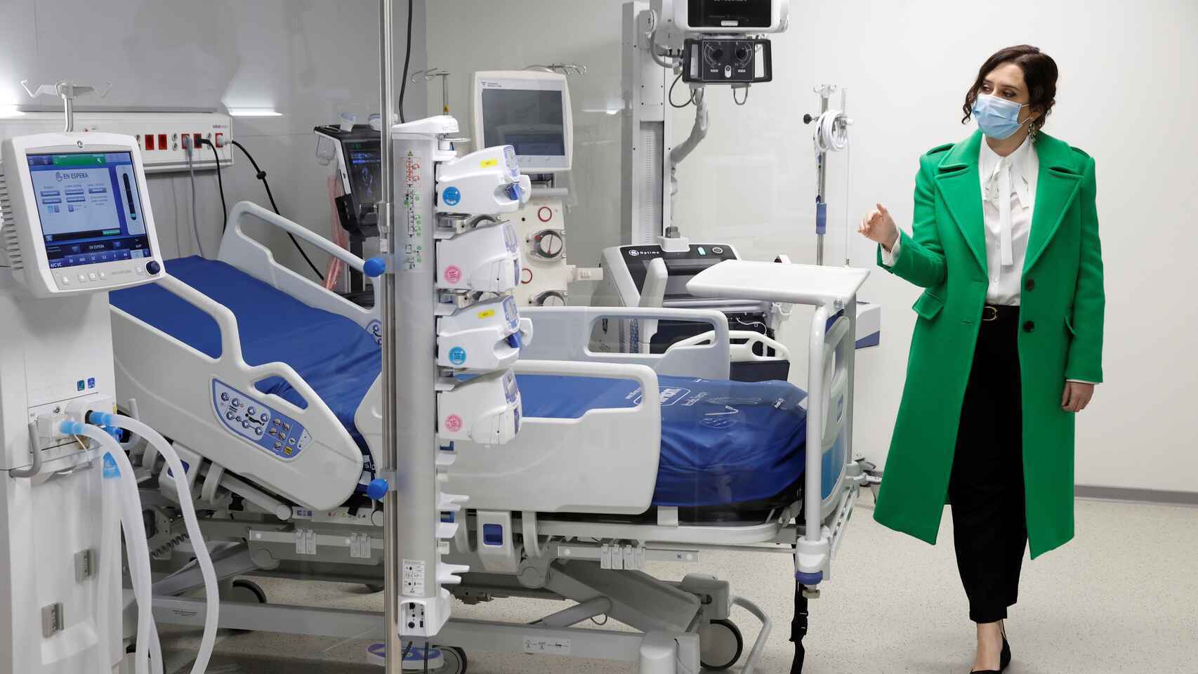 Díaz Ayuso en el Zendal, el nuevo hospital de emergencias.