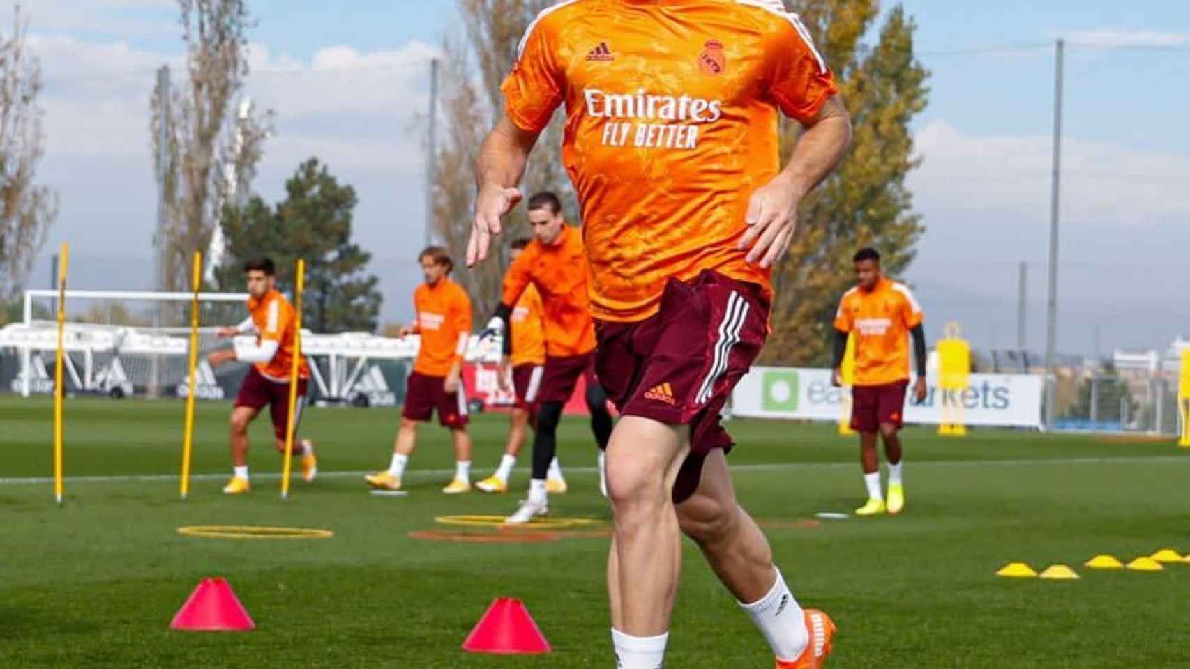 Sergio Santos, durante un entrenamiento previo a un partido de Champions League