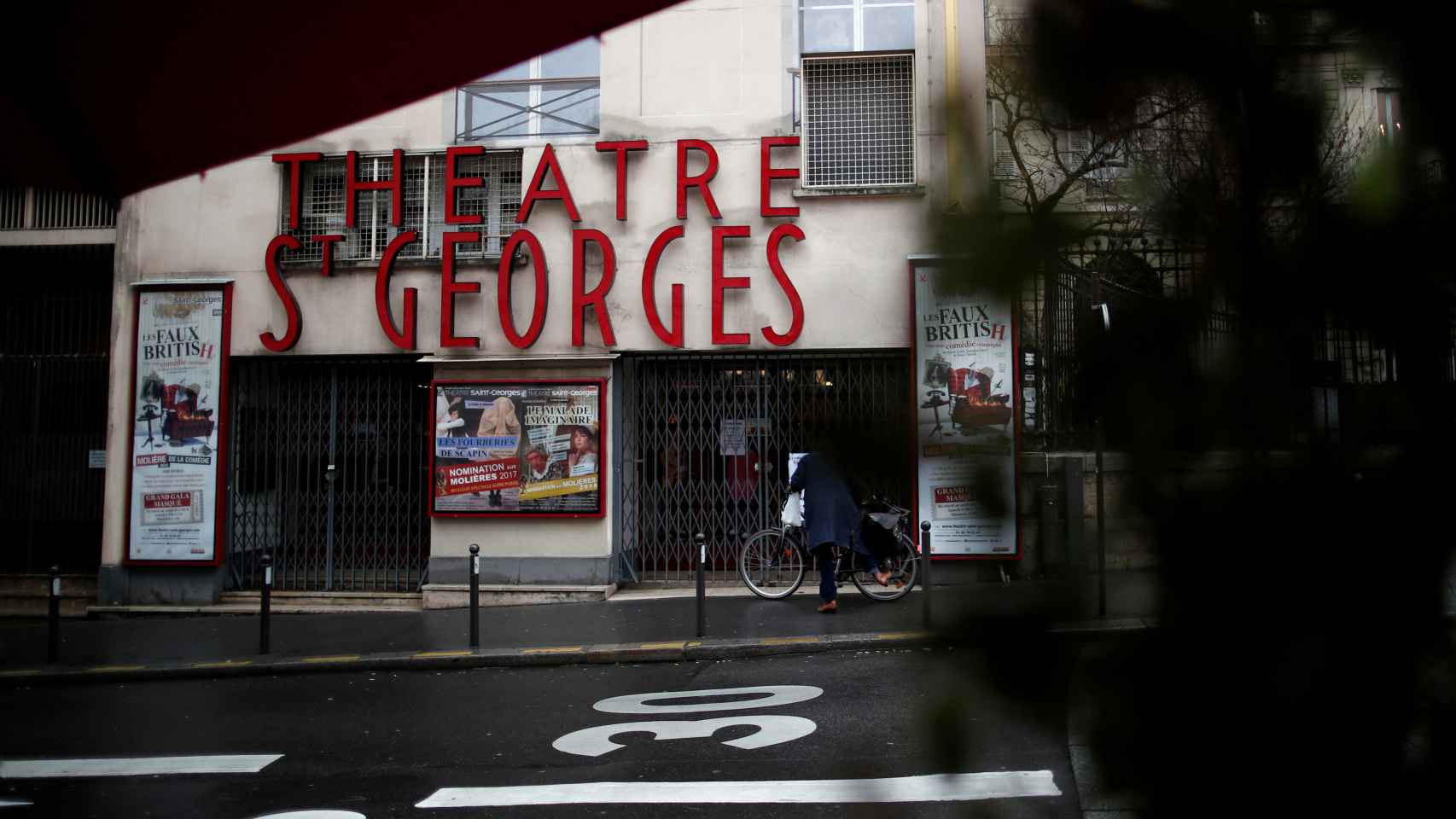 El teatro Saint-Georges de París, cerrado a cal y canto.