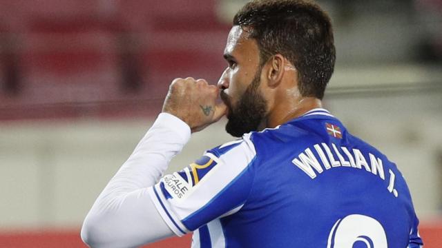 Willian José celebra su gol al Barcelona en el Camp Nou