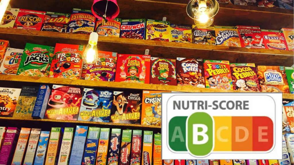 La estantería de un supermercado repleta de cereales.