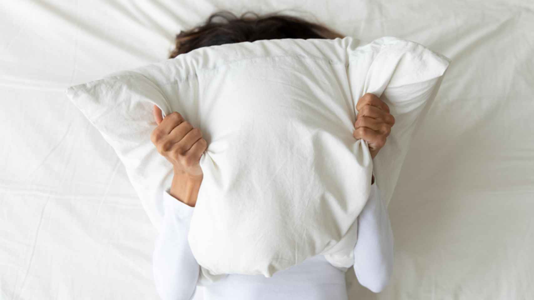 sufrimiento Detener Joya Cómo lavar una almohada de plumas y evitar el mal olor