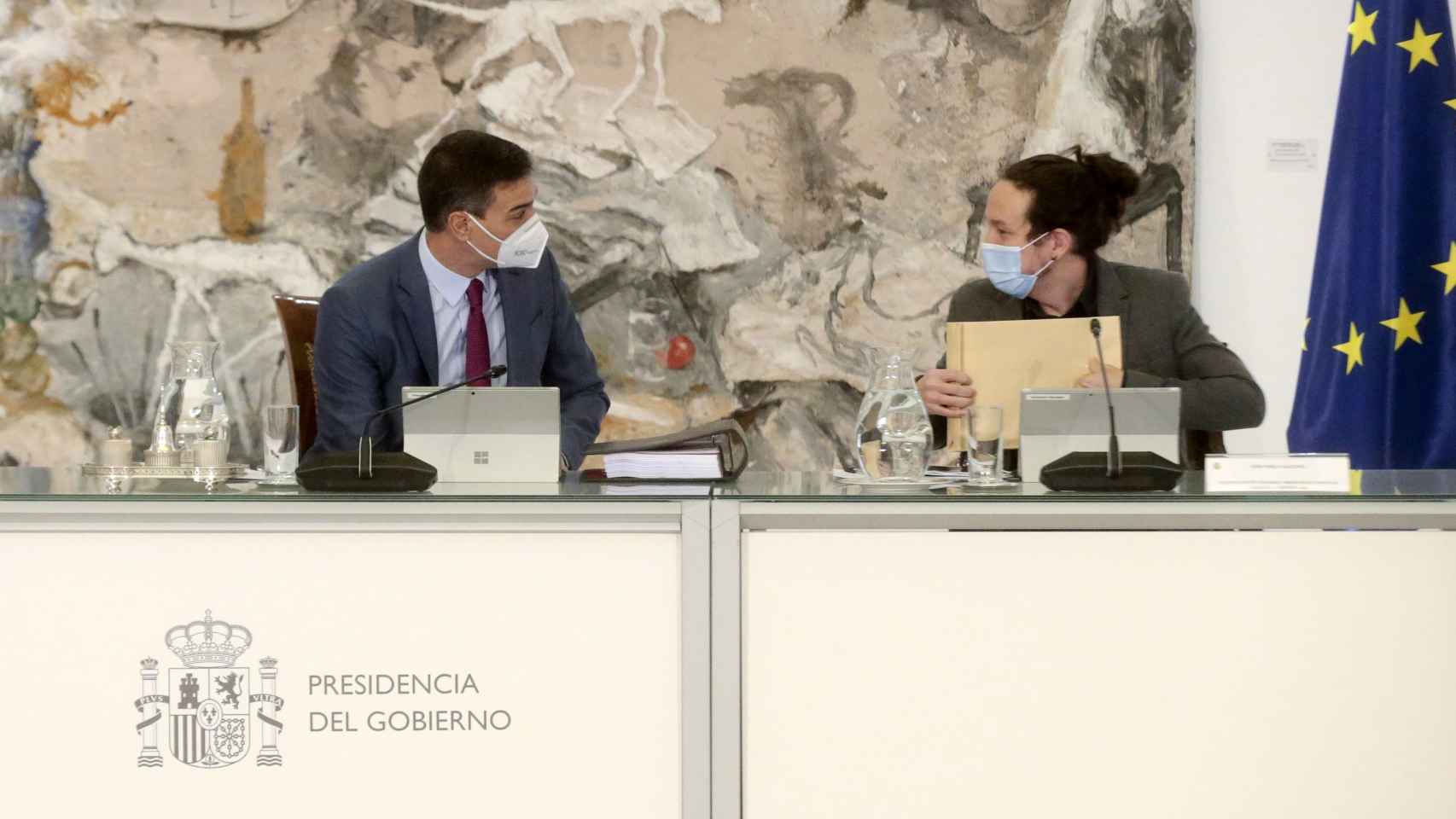 El presidente del Gobierno, Pedro Sánchez, y el vicepresidente Pablo Iglesias durante el último Consejo de Ministros.