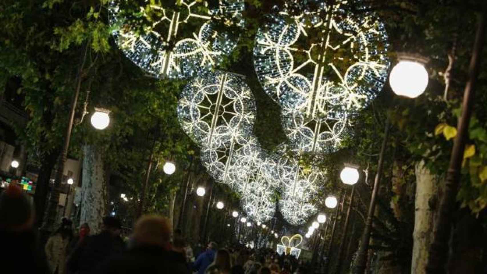 Luces de Navidad en Granada capital.