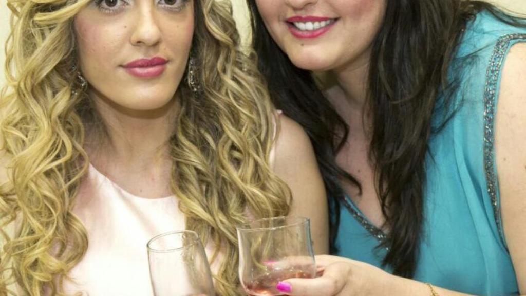 Tamara Franco Jiménez (izquierda) junto a su hermana Bárbara.