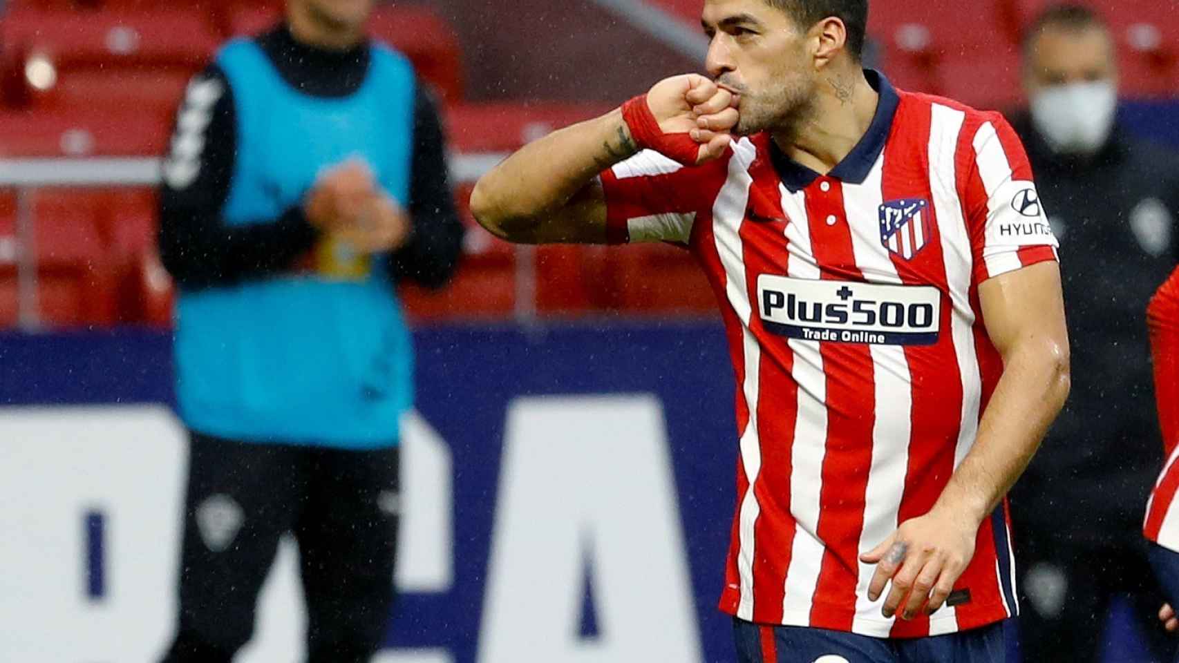 Luis Suárez celebra un gol con el Atlético de Madrid