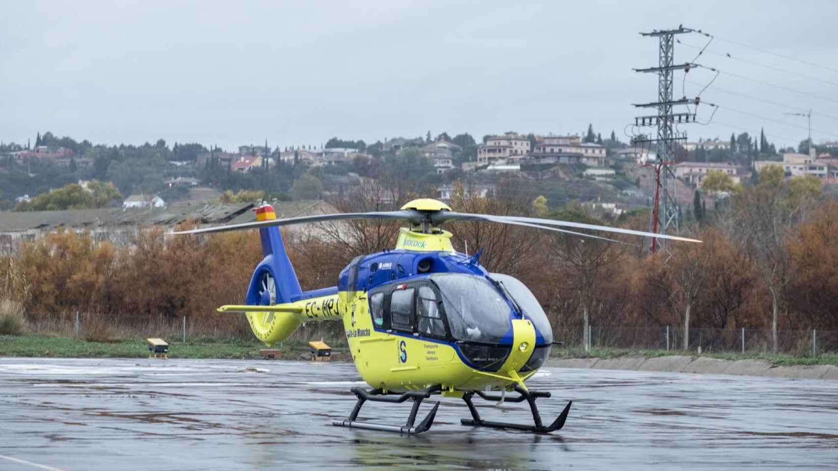 Un helicóptero como el de la imagen trasladó a Antonio desde Málaga a Toledo.