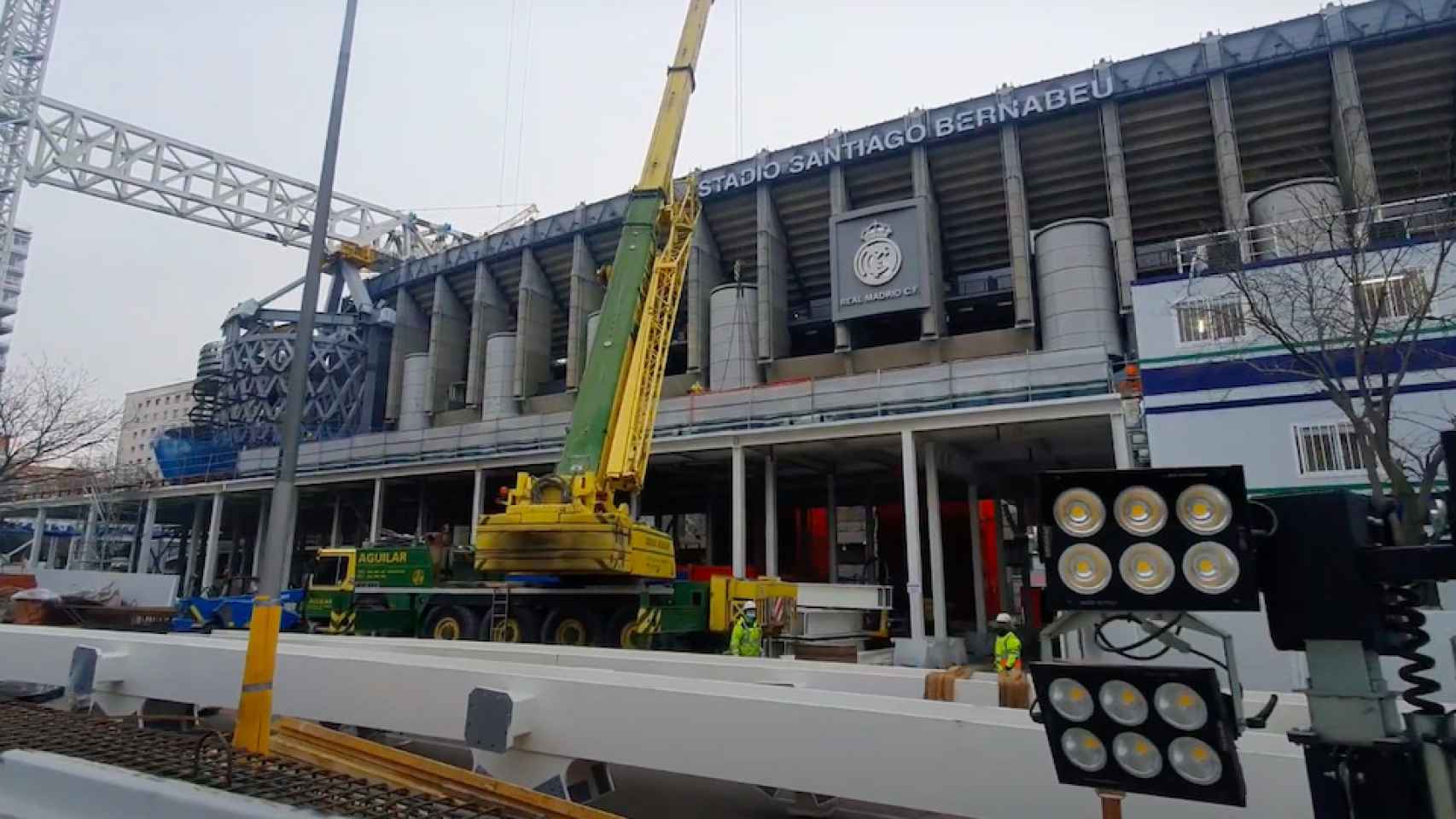 Exterior de las obras del estadio Santiago Bernabéu