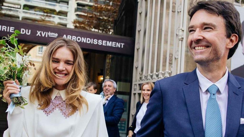 La supermodelo rusa y su pareja se dieron el 'sí, quiero' en París.