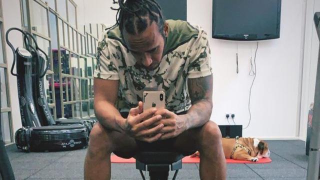 Las imágenes del mundo del deporte: Hamilton enseña sus secuelas tras contraer la Covid