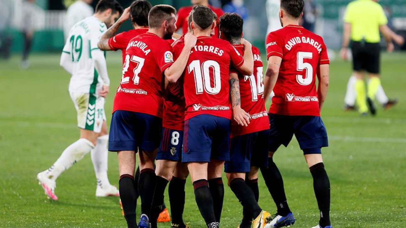 Celebración del gol de Rubén García, en el Elche - Osasuna de la jornada 15 de La Liga