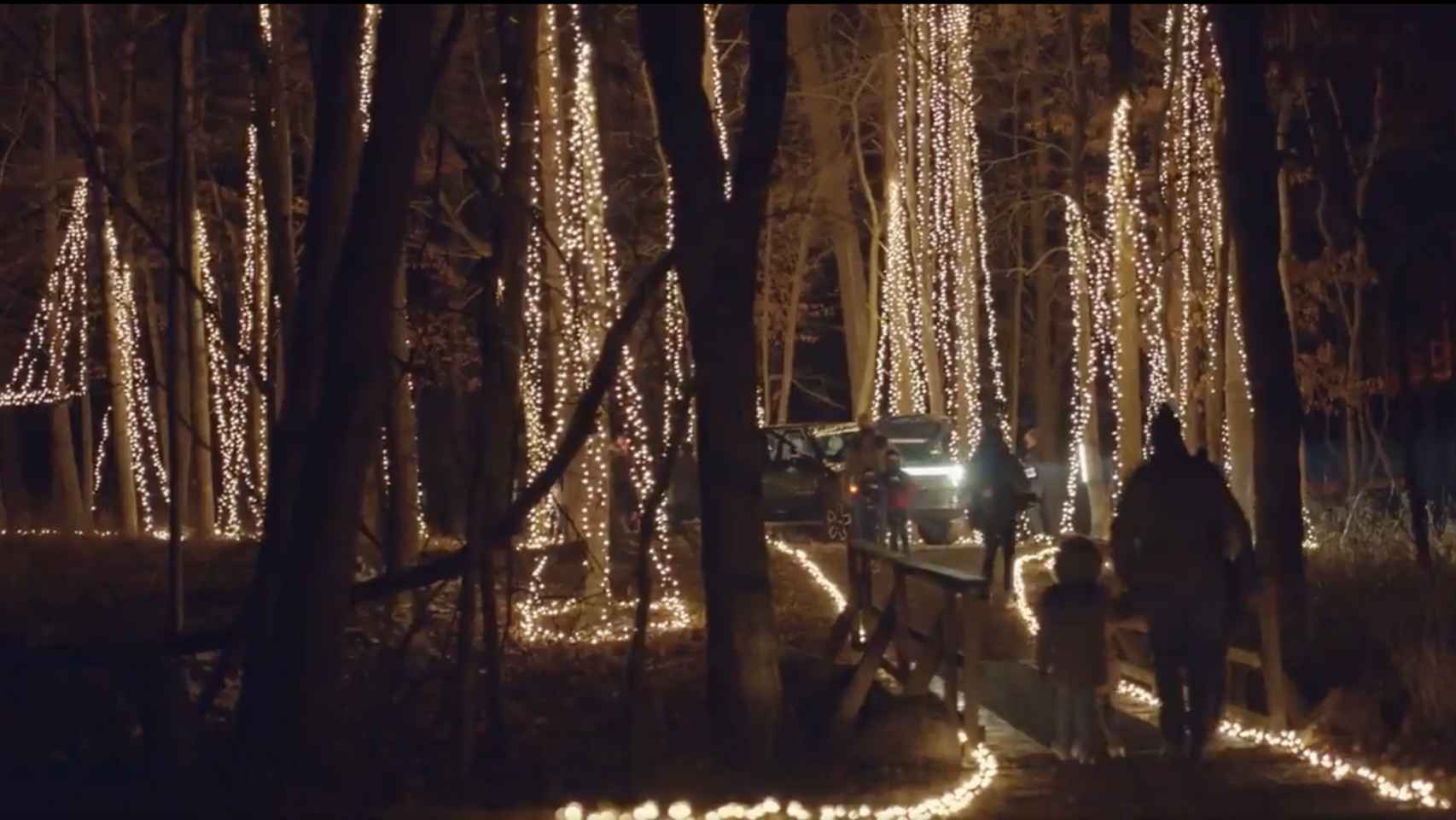 Probamos las luces de navidad 'gamer': el árbol ahora también ilumina tus  partidas
