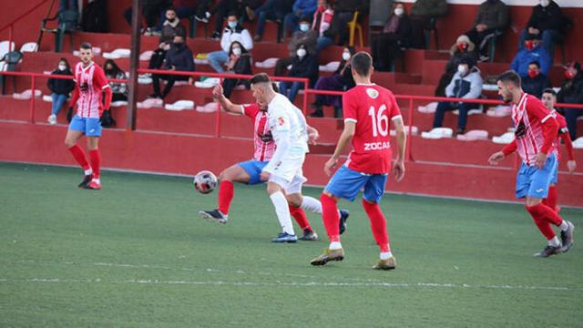 Imagen de un encuentro del Pedroñeras ante el Illescas (CD Illescas).