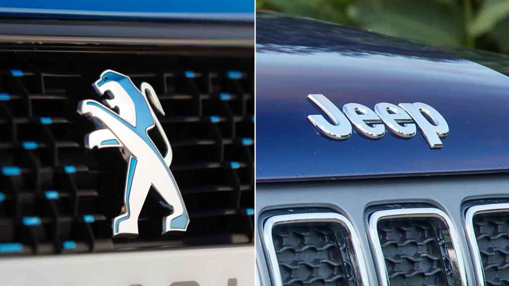 Emblemas de Peugeot y Jeep, las marcas más representativas de Stellantis.