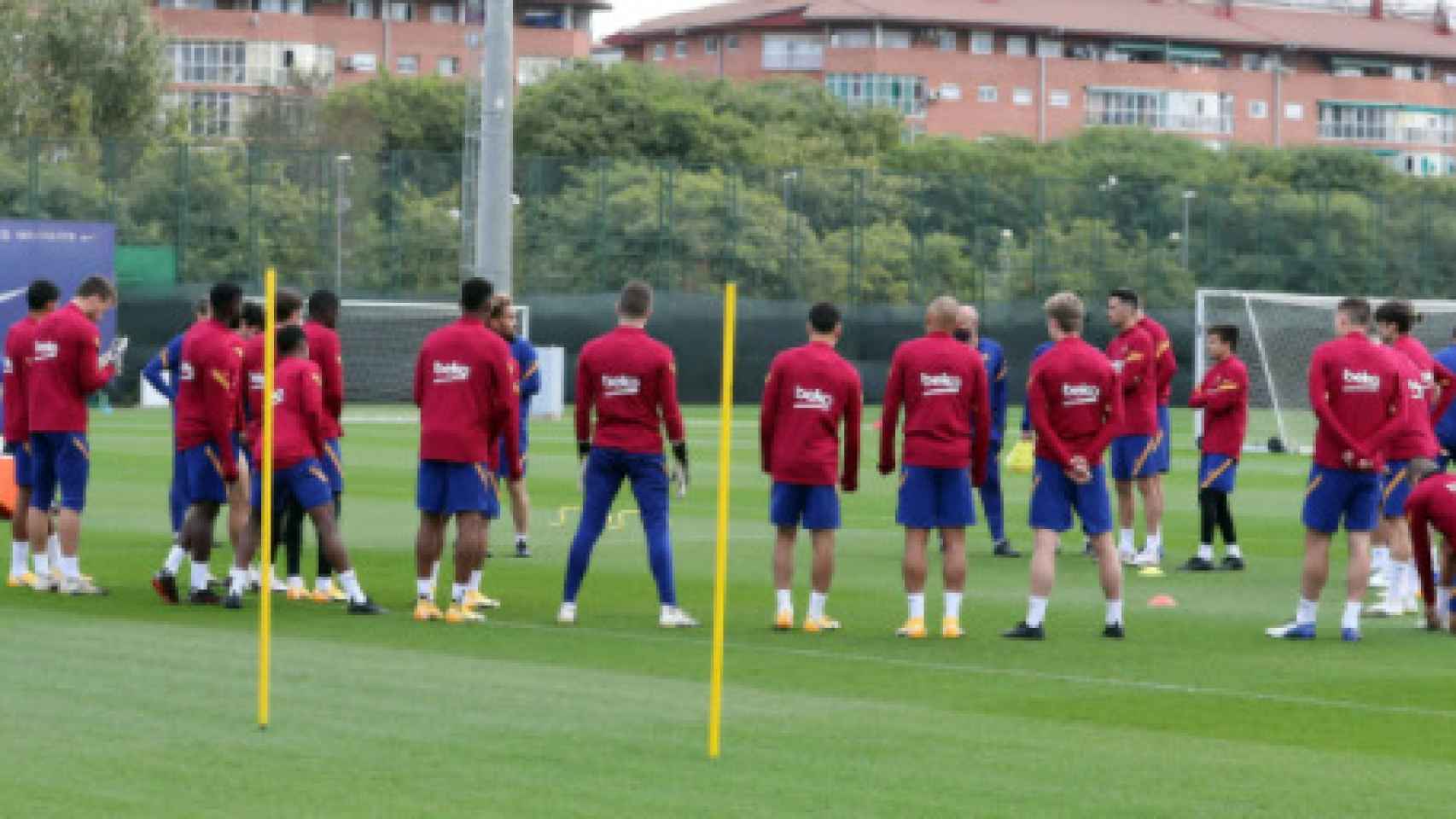 Corrillo en el entrenamiento del FC Barcelona