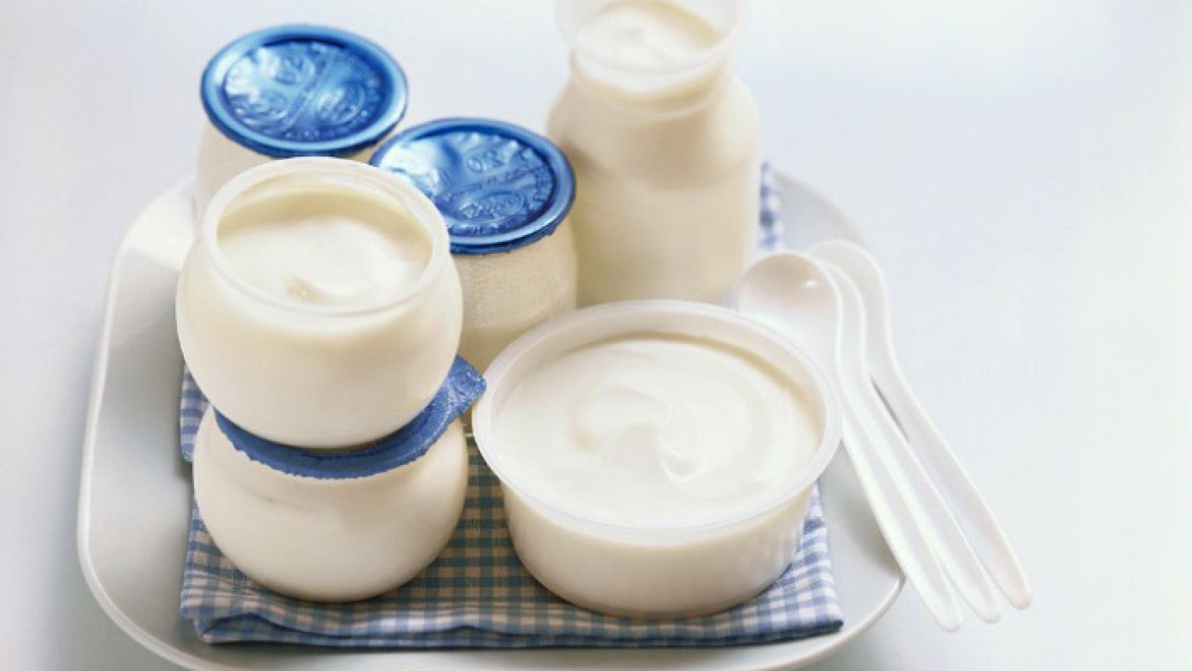 Estas son las calorías que tiene un yogur natural, el lácteo más sano que  puedes consumir