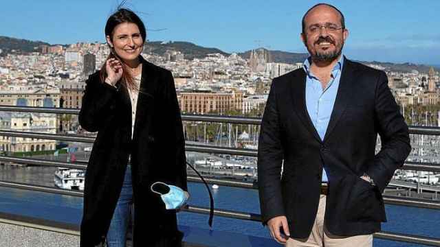 El presidente del PP catalán, Alejandro Fernández, y la exportavoz de Cs, Lorena Roldán.