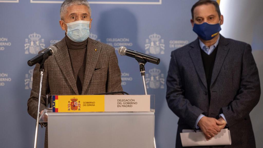 Fernando Grande-Marlaska junto a José Luis Ábalos, en la rueda de prensa para para actualizar datos sobre los efectos de la borrasca Filomena.