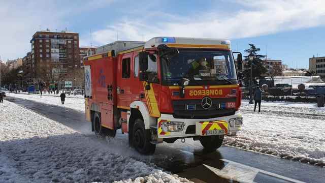 Imagen de los servicios de emergencia ante el temporal Filomena a su paso por Madrid.