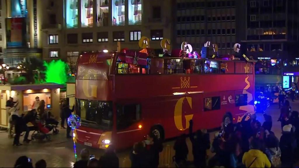 Autobús de Produccions Metrònom para el Rey Gaspar. À Punt