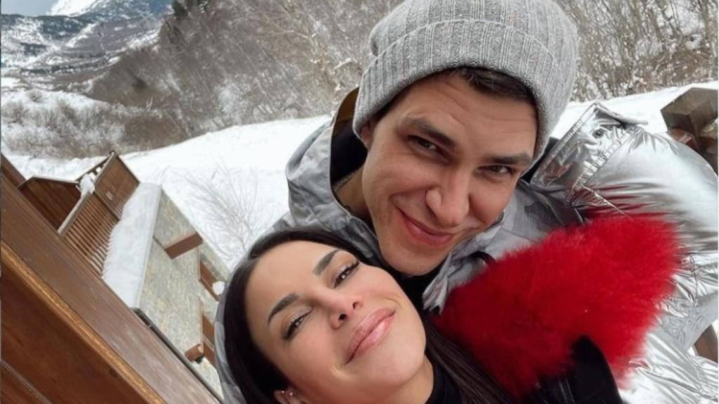 Carla Barber y Diego Matamoros en la nieve.