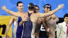 Klete Keller junto a Michael Phelps celebrando una victoria en los Juegos Olímpicos